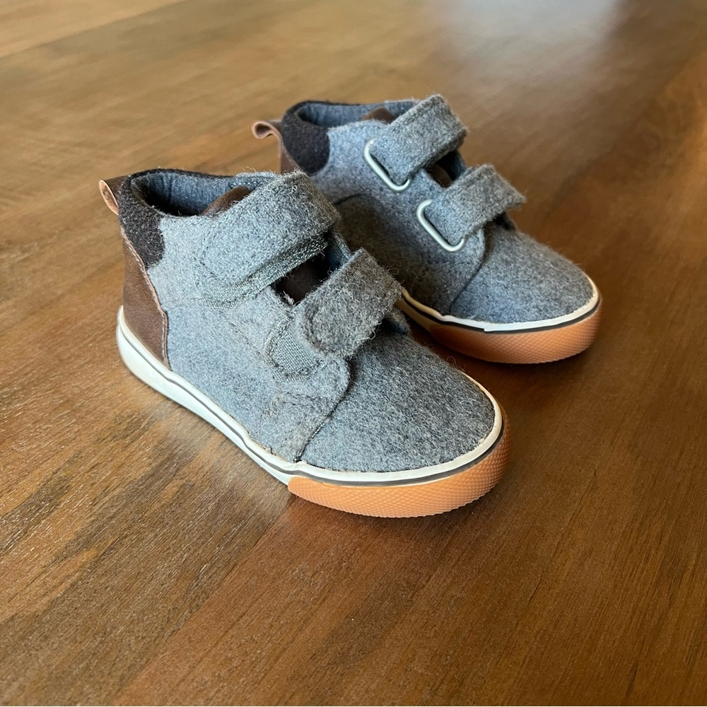 Toddler Boy Sneakers - Size 6 shoes - Velcro winter fall